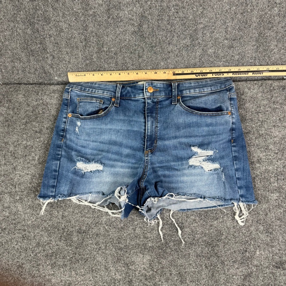 Universal Thread Shorts Womens Size 16 Blue High Rise Midi Distressed Cutoff